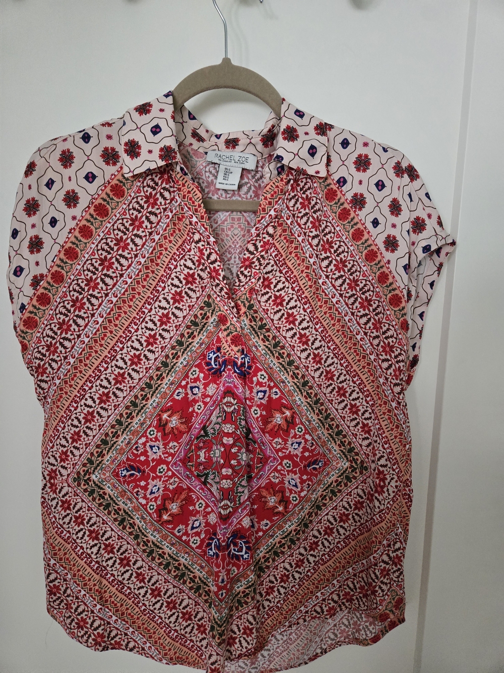 Rachel Zoe Red & Pink Geometric Print V-Neck Short Sleeve Blouse